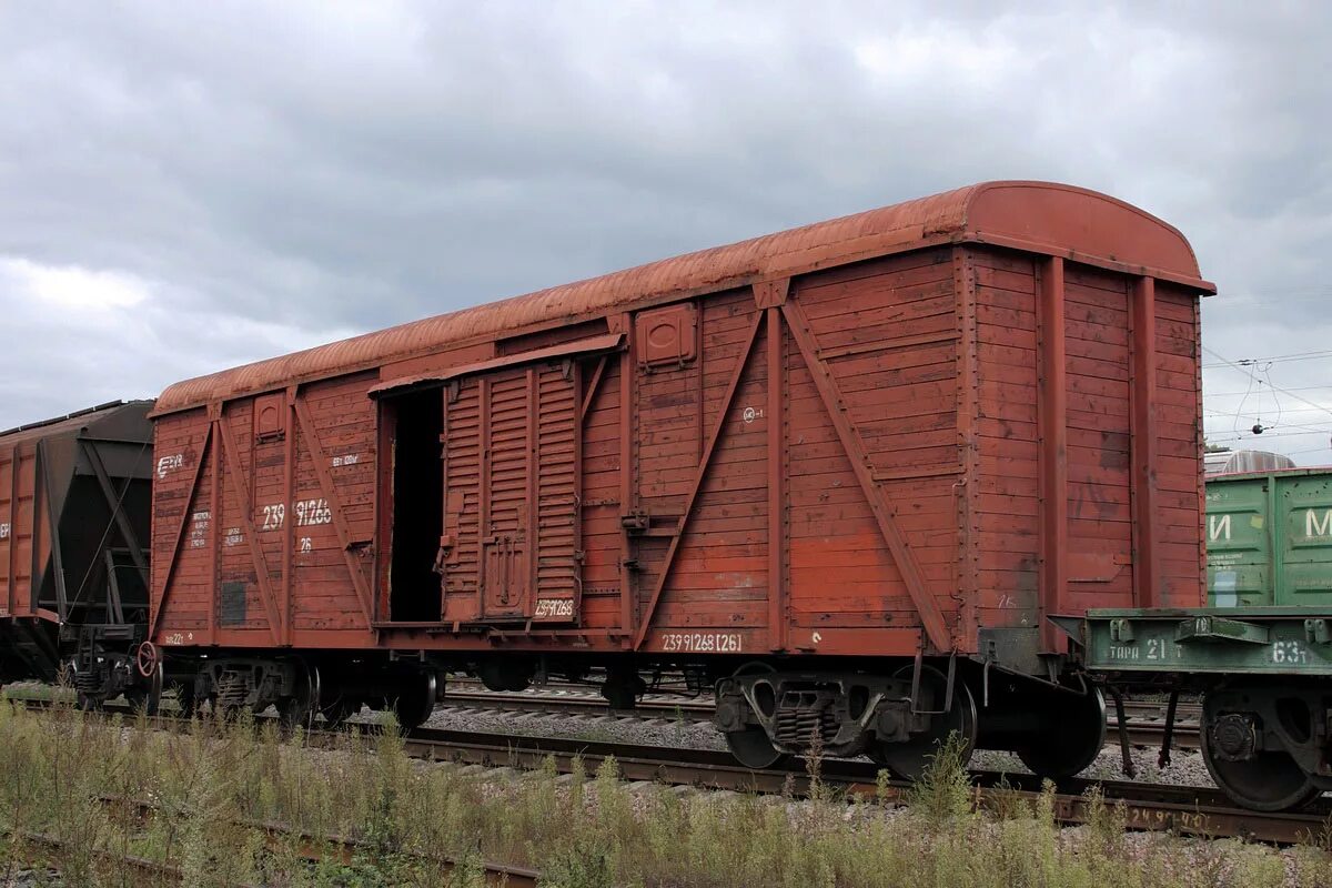 Вагон РЖД Крытый грузовой. Крытый ж.д. вагон 161м. Грузовой Крытый вагон КЖД. Пульман вагон грузовой. Вагон снизу