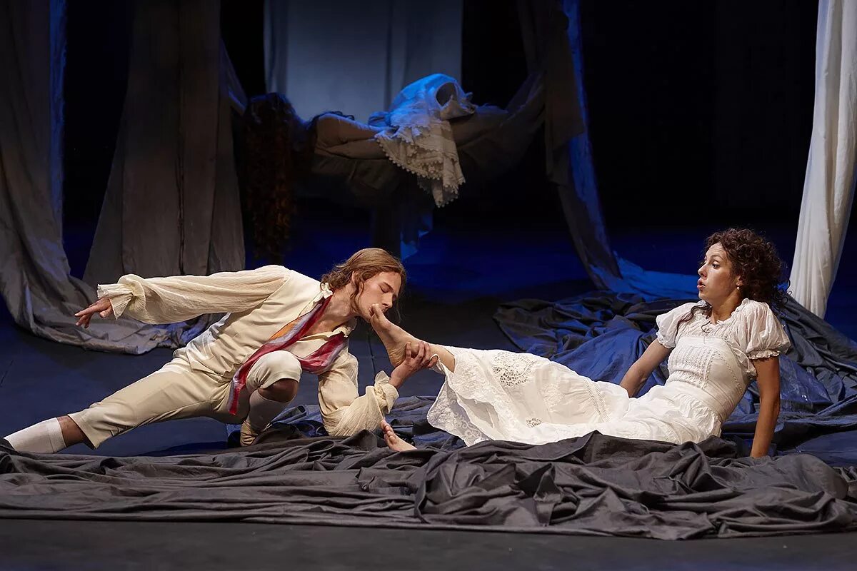 женитьба гоголь спектакль вишневый сад. маковецкий дядя ваня театр вахтангова. мюзикл алые паруса максим дунаевский. спектакли 1920. драматический театр шарыпово актеры.