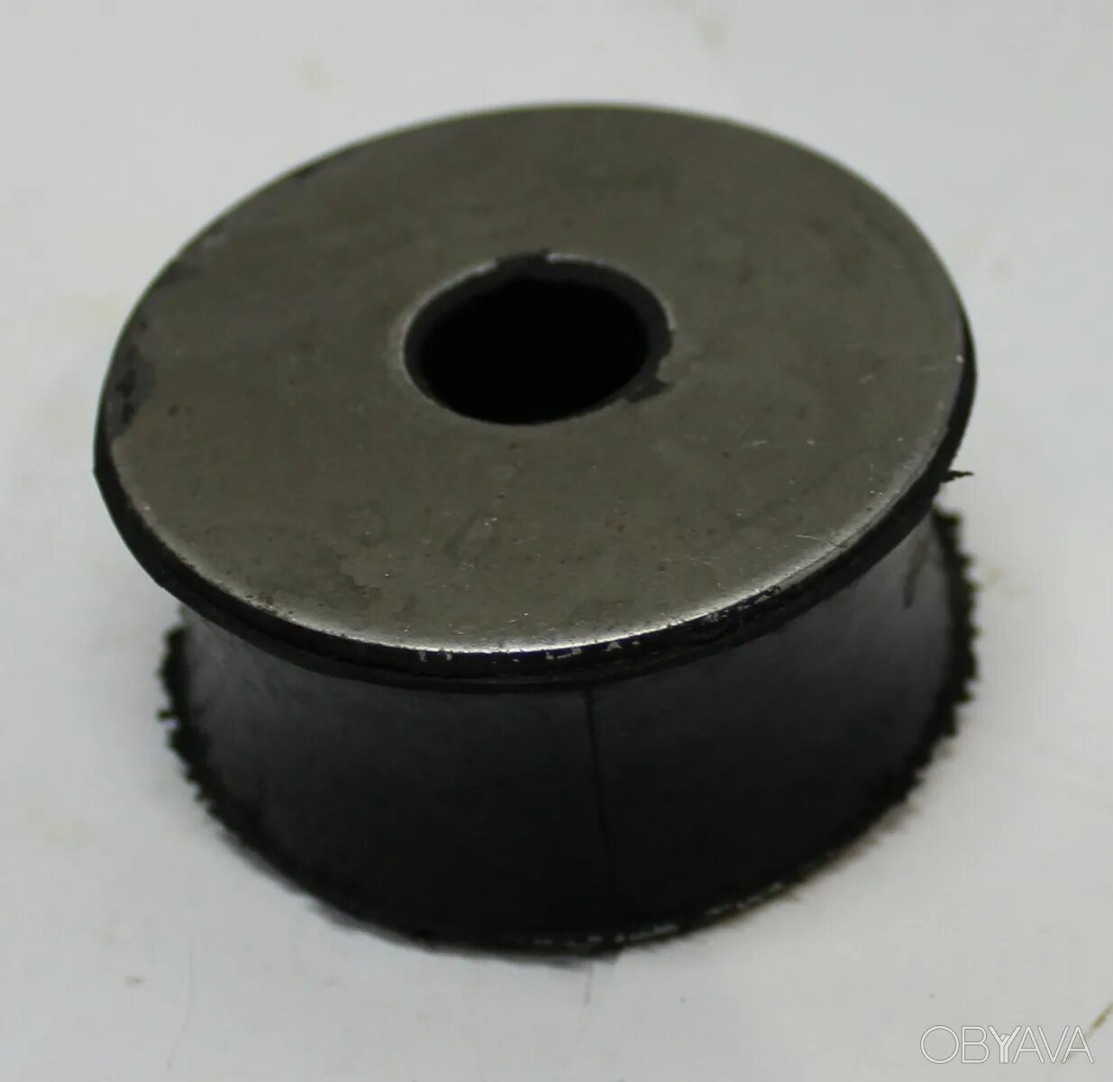 Подушка кабины мтз 80 верхняя. Подушка кабины 130-5001332 верхняя. Подушка кабины мтз 80 верхняя. Подушка двс 240-1001025. 130-5001332 мтз подушка.