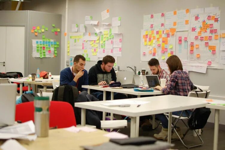 Бвшд британская высшая школа дизайна. Креативное пространство в школе. Бвшд британская высшая школа дизайна (british higher school of art & design). Школа дизайнеров. Бвшд британская высшая школа дизайна.