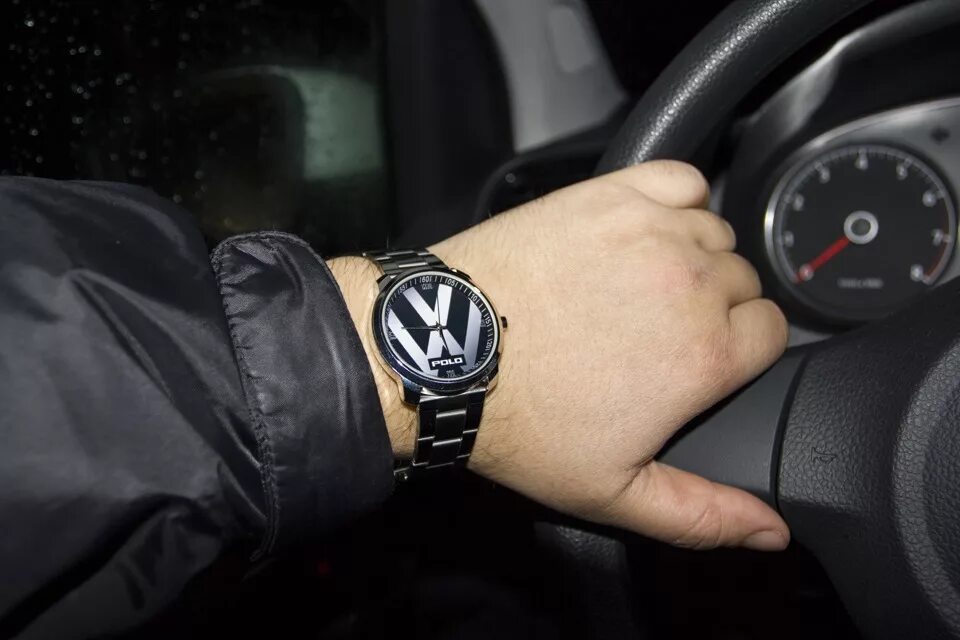 Часы volkswagen. Часы Фольксваген. Часы мужские Фольксваген. Часы Volkswagen мужские наручные. Механические часы для автомобиля.