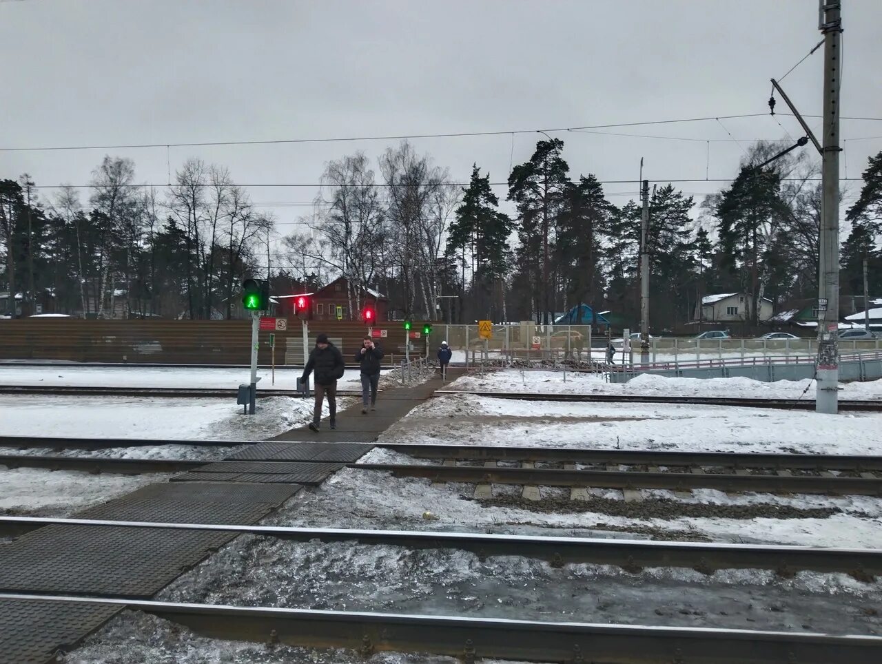 Деревня удельный пижай. Железная дорога цветы. База отдыха сернур мари пижай. Удельный дуваней башкортостан. Село удельно дуваней.