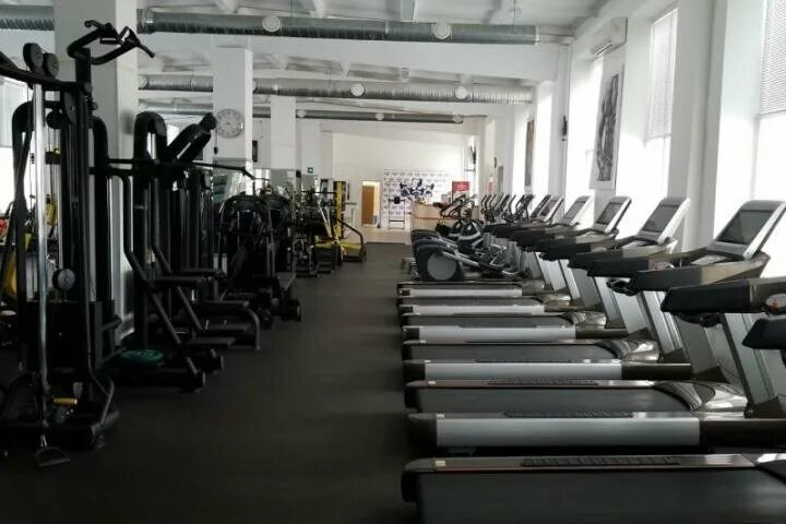 ойрат арена тренажерный зал. спортзал багеш элиста. тренажерные залы элиста. Centurion зал. спортивный зал адреналин ярославль.