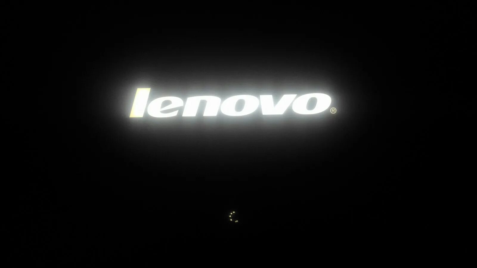 Обои на ноутбук леново. Заставка леново. Lenovo на рабочий стол. Красивый логотип Lenovo. Картинки леново.
