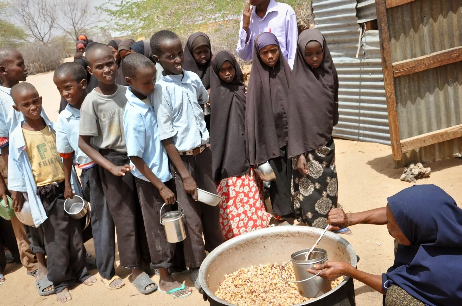 Голод и нищета. Бедные африканские дети.