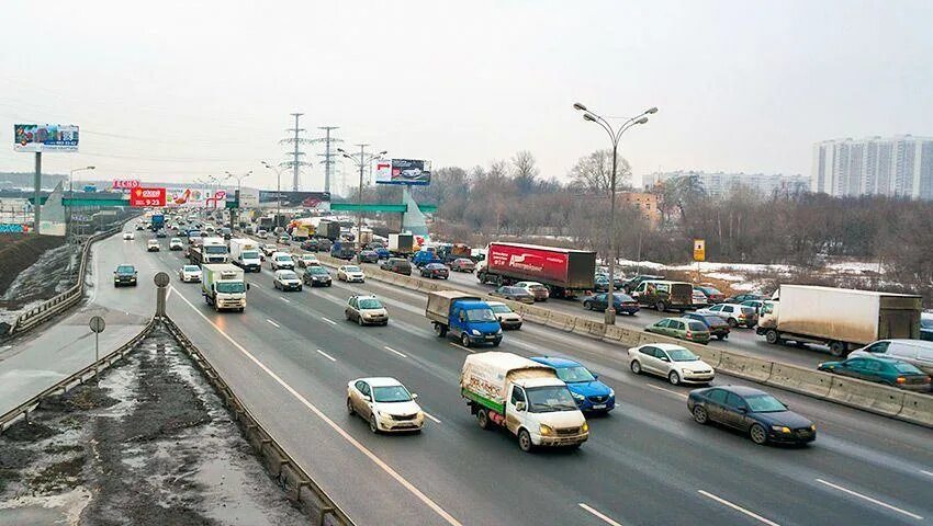 Земля мкад. Фото МКАДА В Москве сейчас. Тополь на МКАДЕ. Деревья вдоль МКАД.