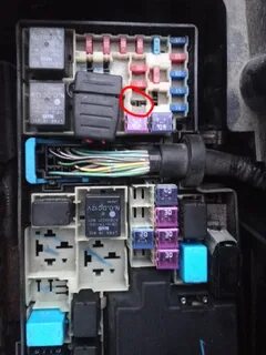 Где находится предохранитель моторчика омывателя