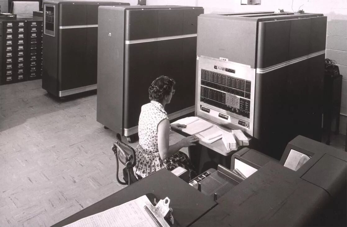 IBM 650. ЭВМ IBM 650. Фирма IBM-701. Компьютер IBM 1970. Ibm характеристики