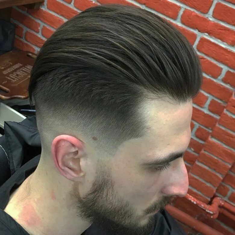 Андеркат юлик. Стрижка квифф фейд. Фейд полубокс стрижка мужская. Теннис полутеннис стрижка. Усачев undercut.