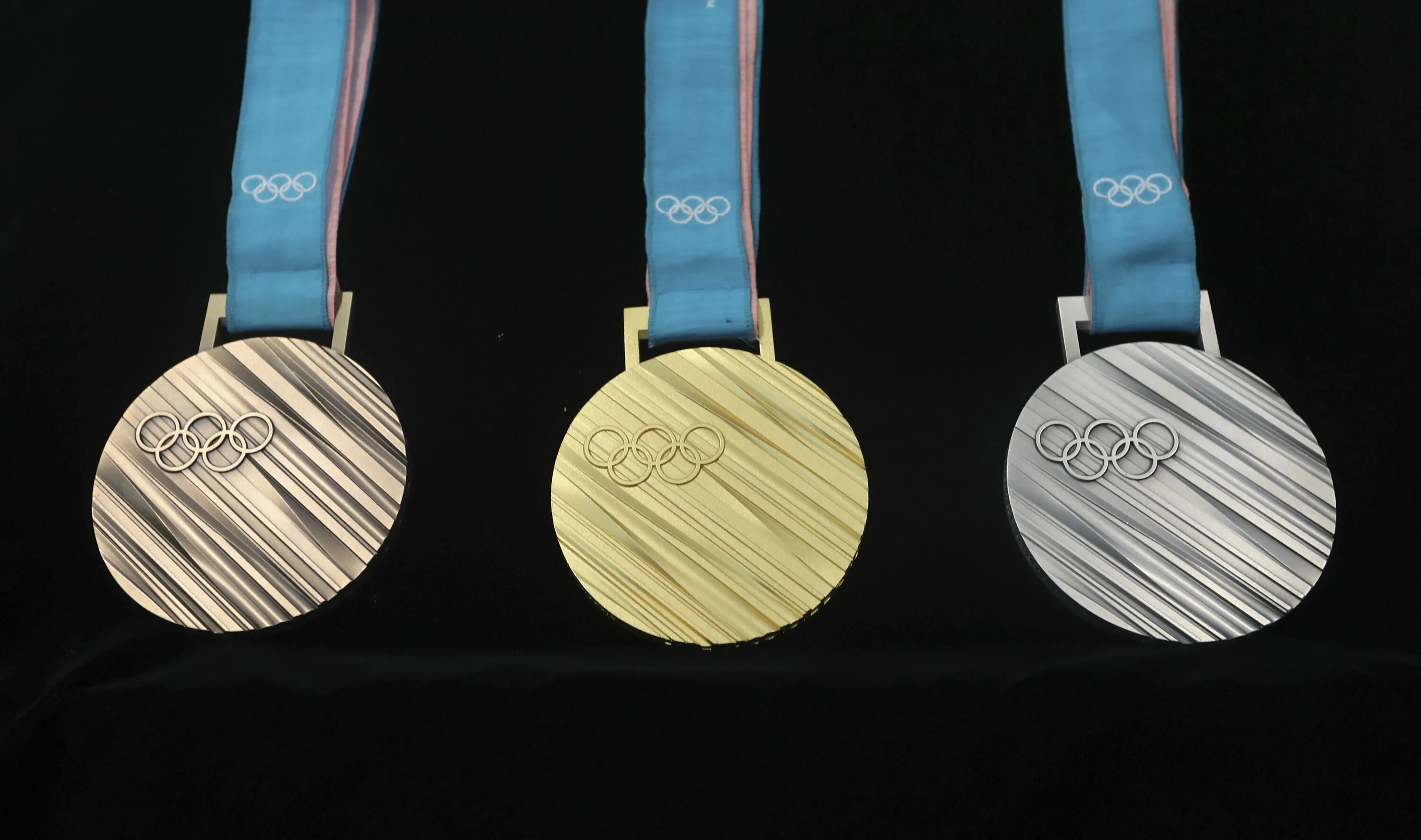 Pyeongchang 2018 Medals. Олимпийские медали. Олимпийские награды. Медали олимпиады. Олимпийский игры 2018 медали