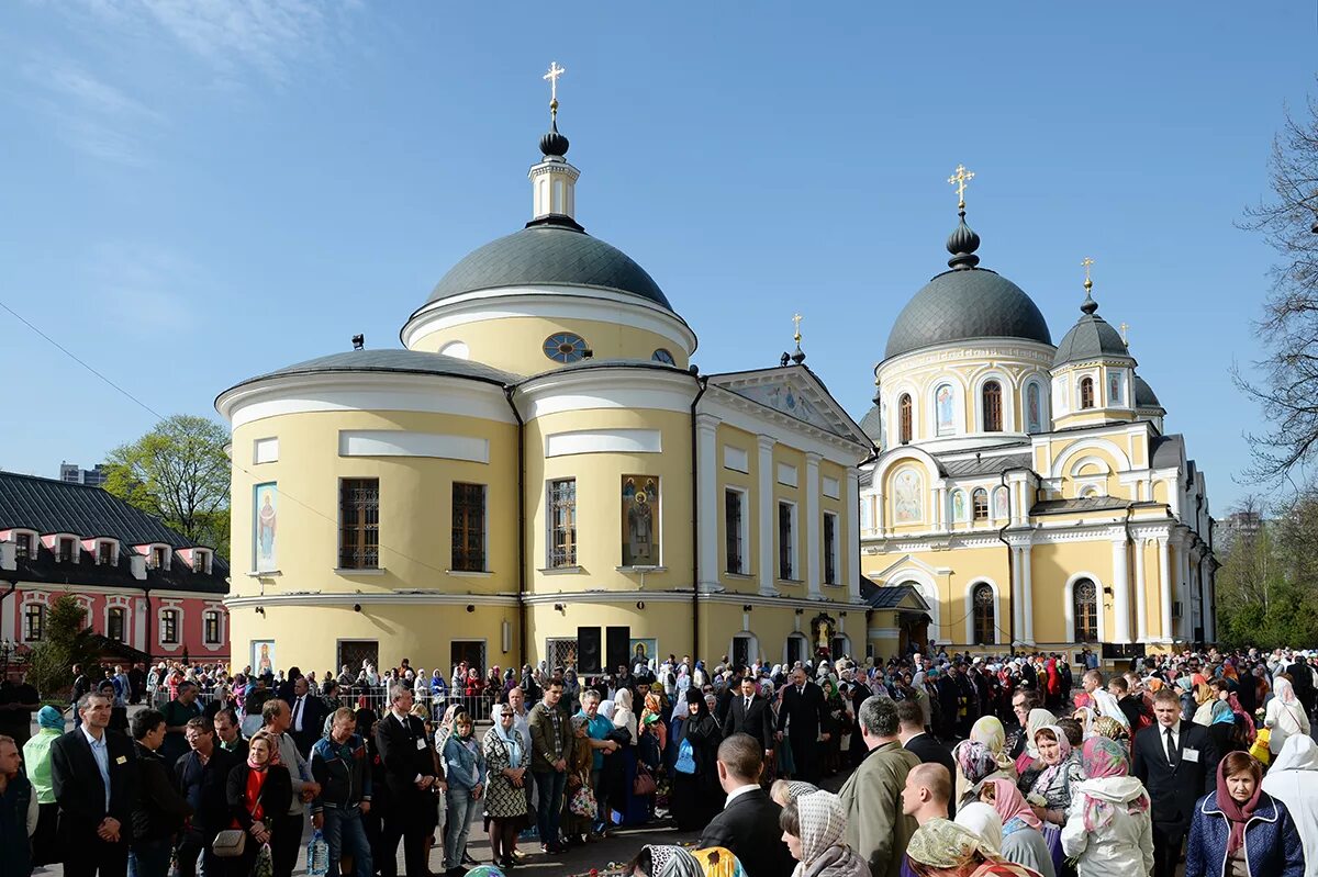 Святая матрона московская покровский монастырь. Матрона Московская монастырь. Храм Матроны Московской. Покровский монастырь Матрона. Покровский монастырь Матронушка.