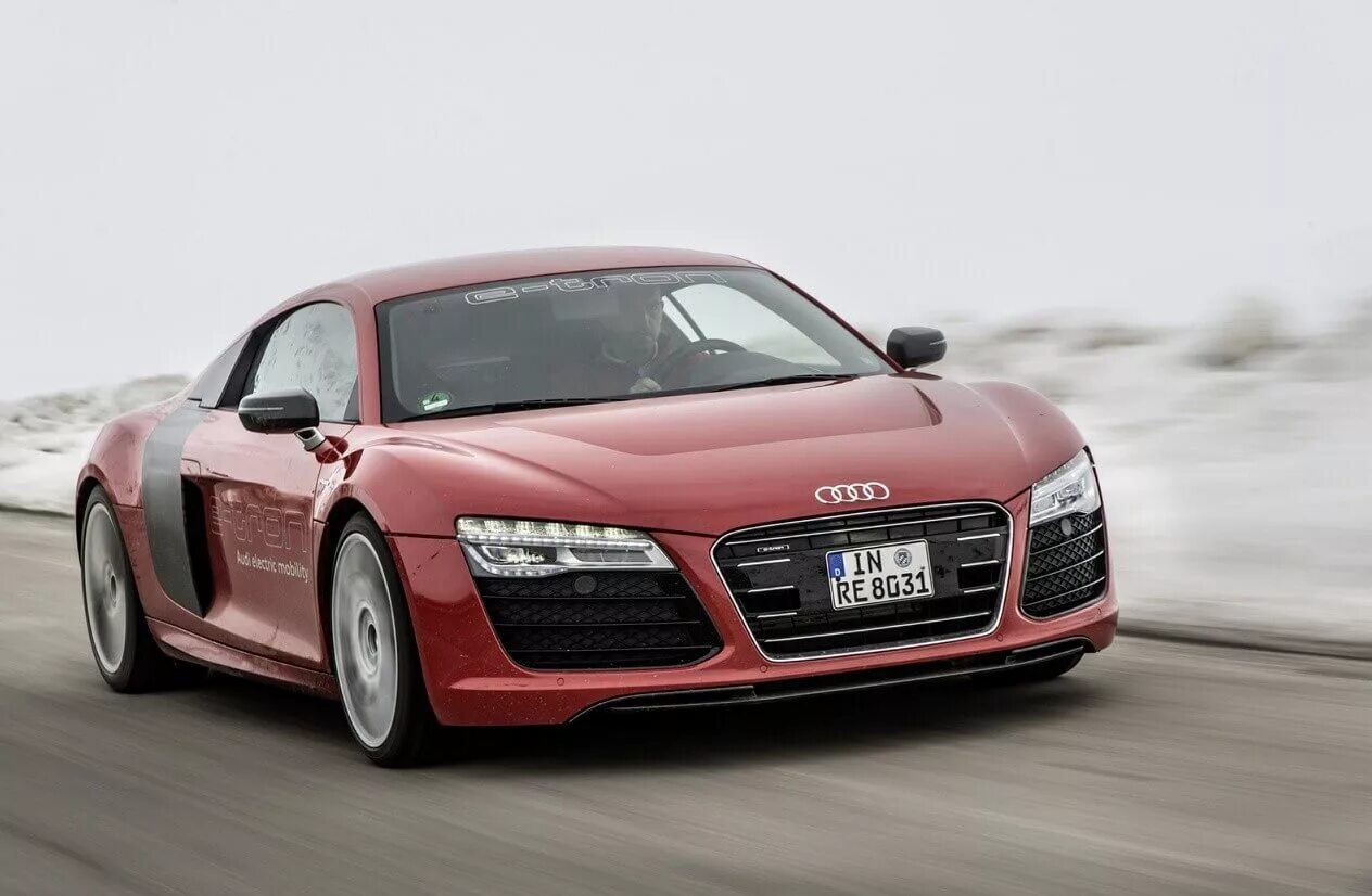 Как выглядит ауди. Audi r8 e tron 2012. ауди r8 е трон. ауди r8 2012. audi r8 2013.