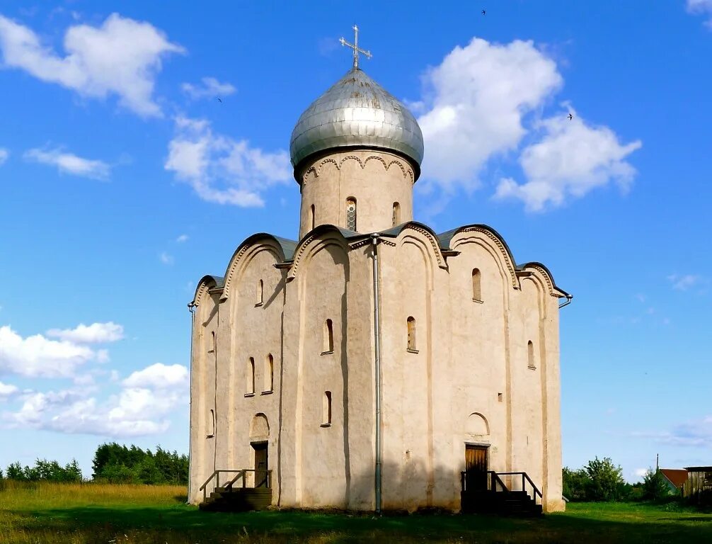 Первые це. Церковь Спаса на Нередице в Новгороде. Храм Спаса Преображения на Нередице. Спас на Нередице Церковь близ Новгорода. Церковь Спаса на Нередице в Новгороде 1198.