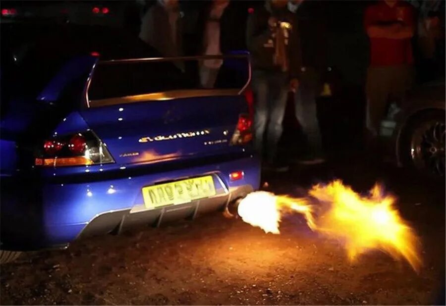 Почему огонь из выхлопной трубы. Почему огонь из выхлопной трубы. Ваз 2114 прямоток огонь из трубы. Почему огонь из выхлопной трубы. Огонь из выхлопной трубы.