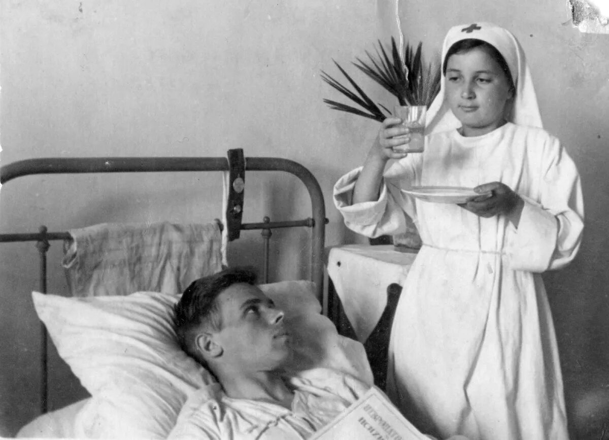 Военный госпиталь ссср. Госпиталь 1943. Госпиталь 1943. Госпиталь в бутурлинской школе в годы войны 1941-1945. Военно полевой госпиталь 1941-1945.