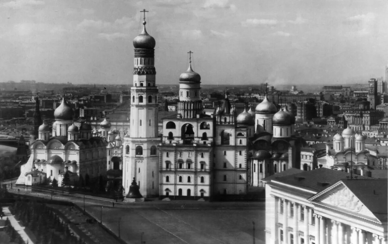верхние торговые ряды на красной площади (архитектор померанцев). аполлинарий васнецов красная площадь. верхние торговые ряды (гум; 1889—1893 гг. в москве 19 век. московский кремль 1156 года юрий долгорукий.