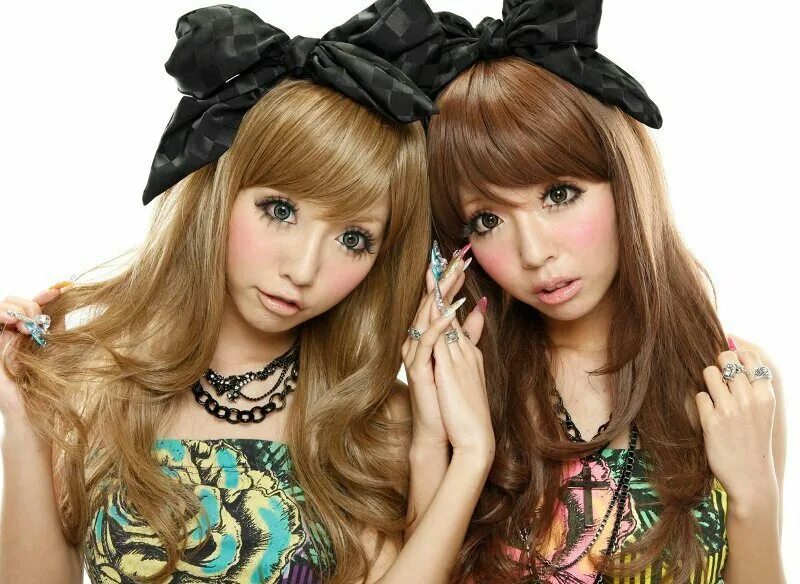 Как быть гяру. Гяру субкультура стиль. Японская субкультура гяру (gyaru). Японская субкультура гяру. Субкультура японии гяру.