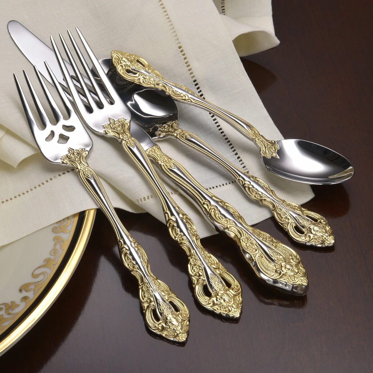 Набор столовых приборов для одного человека. Oneida столовые приборы. stainless steel japan приборы. oneida wolfen столовые приборы. сервировка приборов.