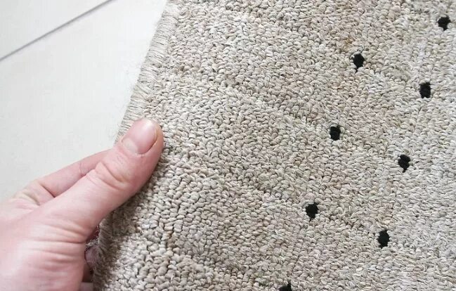 Ковер загнут. Ковер табриз белка. Размеры ковров. Плотность узлов в коврах. Плотность ковров.