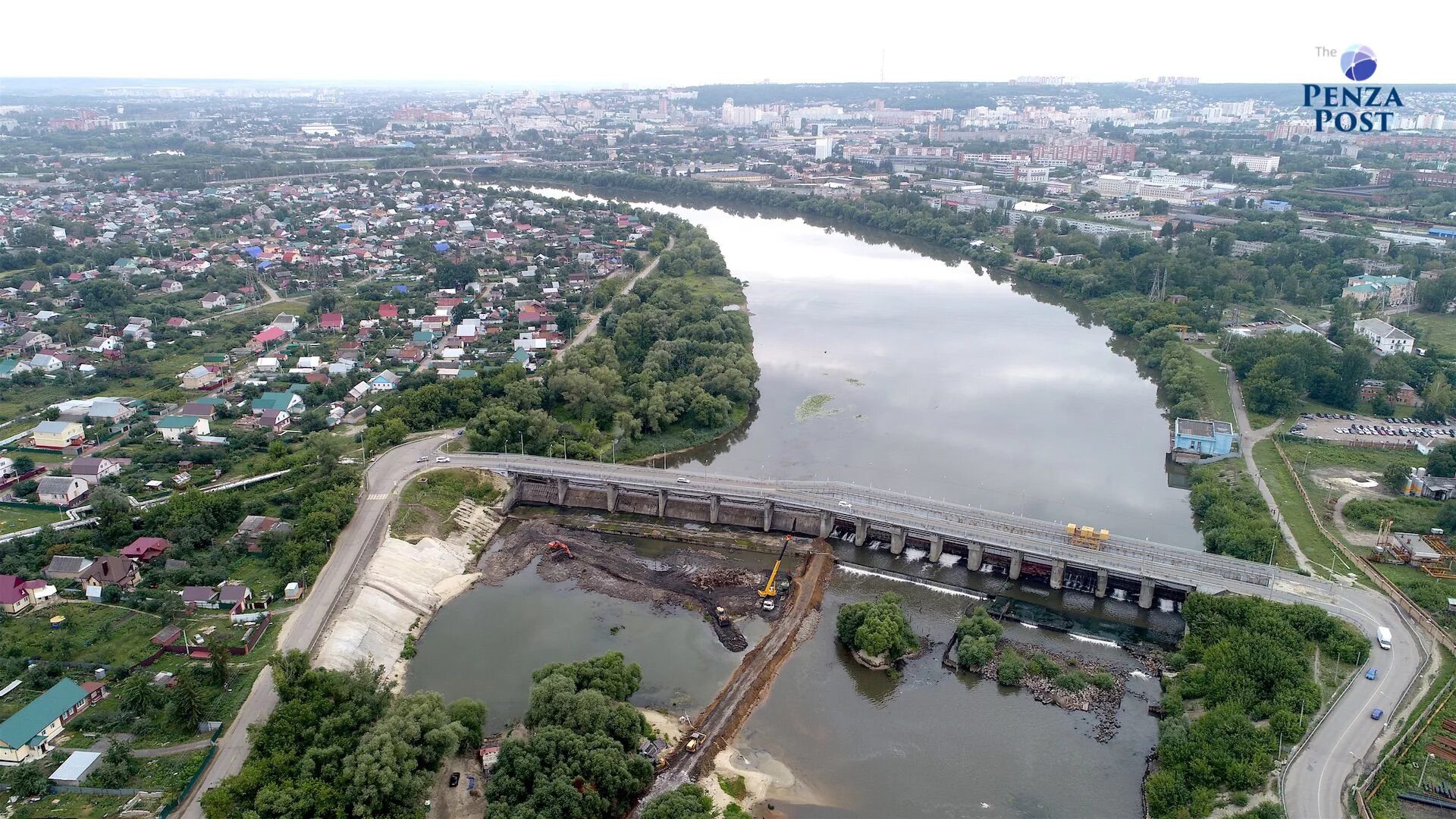 Город на реке сура. Река Сура Пенза. Речка Сура Пенза. Река Сура в Пензенской области. Плотина в Пензе на реке Сура.