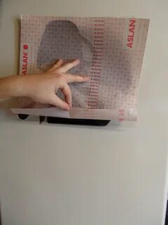 Как наклеить наклейку
