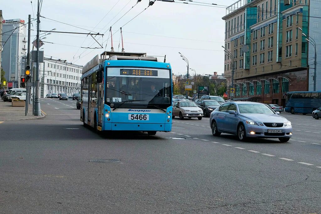 Автобус б садовое. Автобус Москва. Троллейбус БК садовое кольцо. Троллейбус БЧ Москва. Троллейбус и автобус Москва.