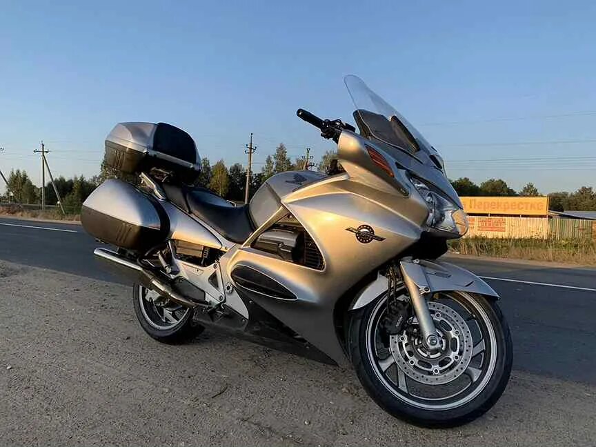 Хонда st1300 pan. Honda pan european st1300 silver. Honda pan european 1300. Honda st1300 pan european. Honda pan european 1300.