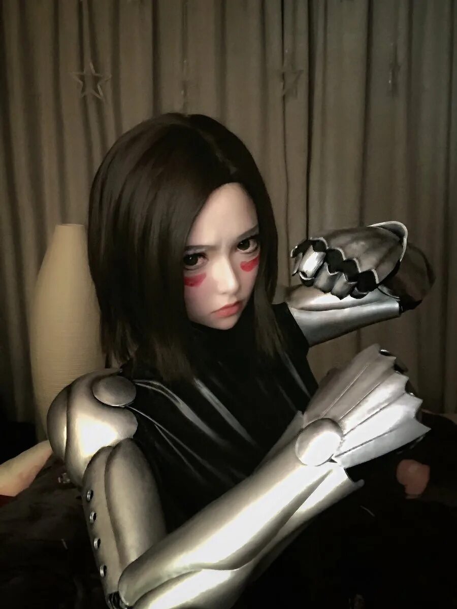 Девушка-косплеер с осьминогом. Японка и осьминог. Японки молодые косплей аниме. Женщина осьминог. Японки молодые косплей аниме.