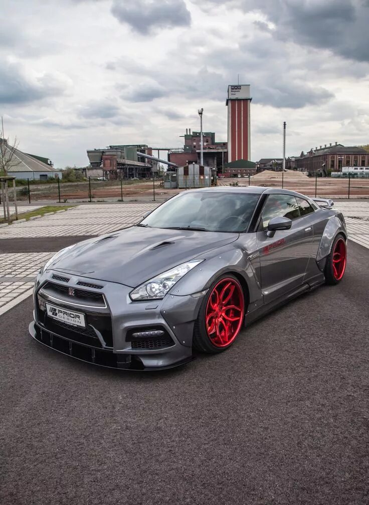Обновленный Nissan GT-R Nismo дебютировал по месту применения