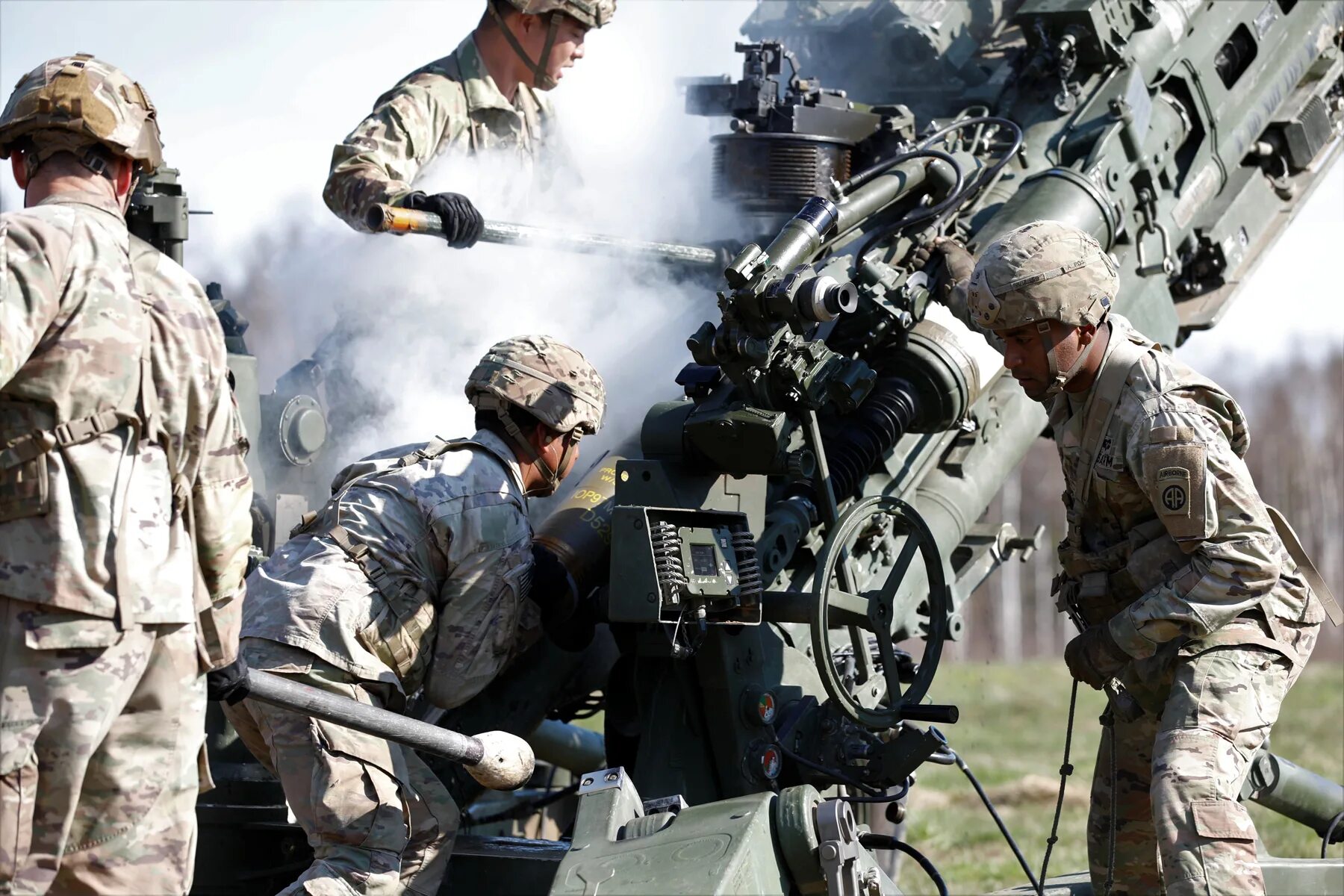 Army число. Американские дивизиона. армия и 11.9. swift response учения. estonian and us army.