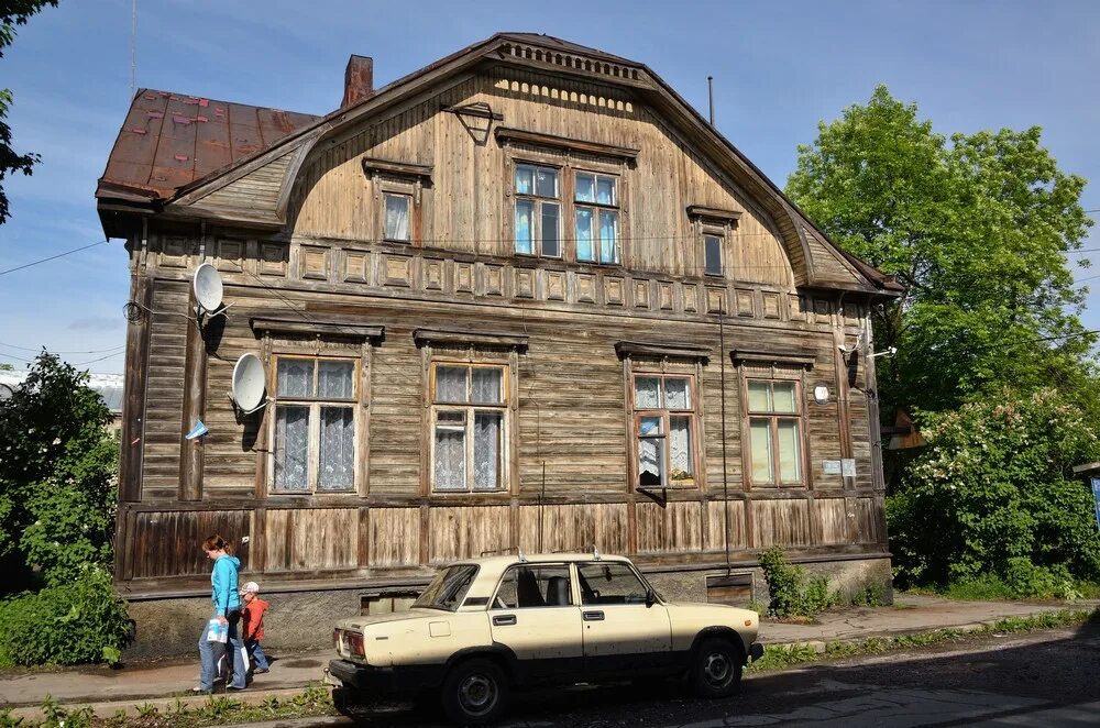 Жилье в сортавале. Дом Берга Сортавала. Город Сортавала Карелия. Сортавала финская. Финское деревянное зодчество в Сортавала.