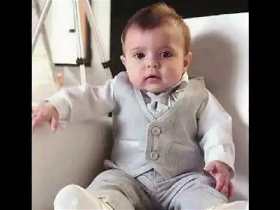 Красивые малыши. Красивые дети мальчики. Годовалый ребенок мальчик. Маленькие дети. Причёски для малышей мальчиков 1 годик.