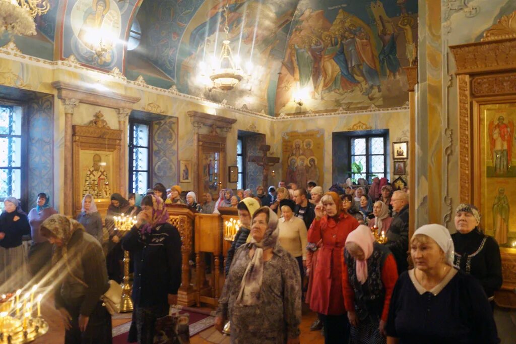 служба в церкви калуги. епископ тарусский иосиф викарий калужской епархии. служба в церкви калуги. епископ тарусский иосиф. протодиакон василий савельев калуга.