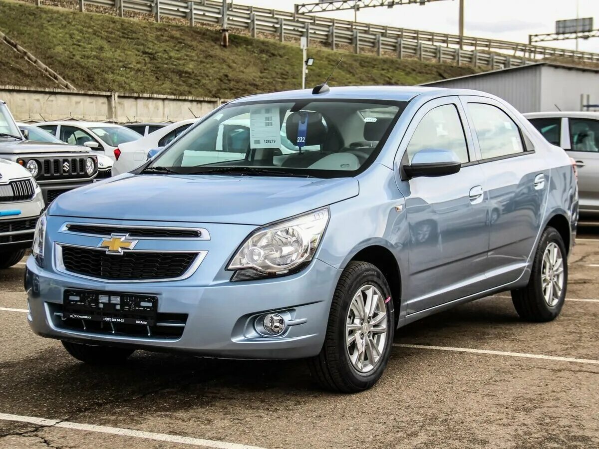 Chevrolet Cobalt, наконец, стал красивым. Фото