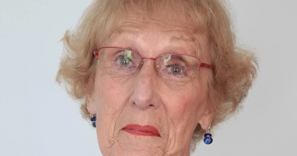 Взрослые волосатые тетки. Olderwomanfun бабушка. Гренни джой. Олдер вомен. Олдер вомен.