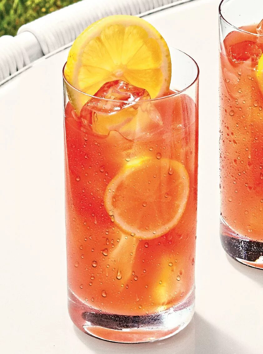 Бакарди коктейль. Rum punch коктейль. коктейль бакарди карибы. пунш с ромом.