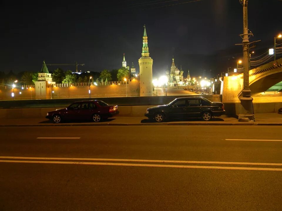 Вопрос ехать в москву. Поездка по ночной Москве. Катаюсь по ночной Москве. Ночная Москва на машине. Еду по ночной Москве.