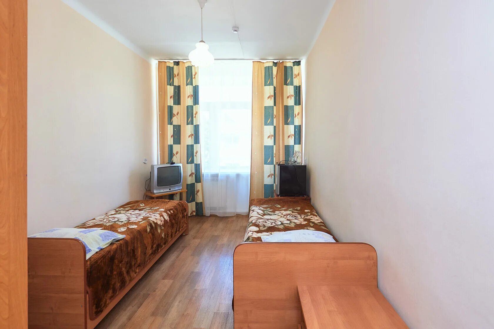 Номера в санатории шахтер зенковский парк. Санаторий шахтёр прокопьевск. Профилакторий шахтер прокопьевск. Санаторий шахтер новокузнецк. Санаторий шахтёр прокопьевск аквацентр.