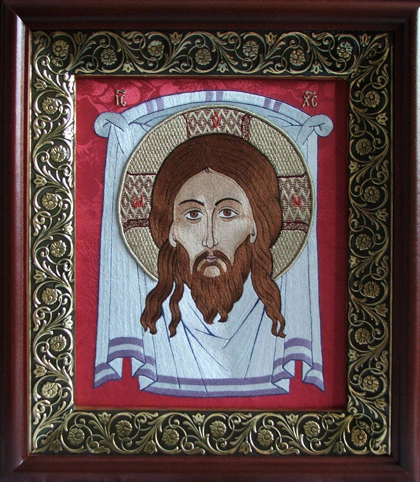 Спас нерукотворный вышивка. Вышивка спасителя. Икона христос спаситель бисером. Вышивка спасителя. Вышивка бисером спаситель.