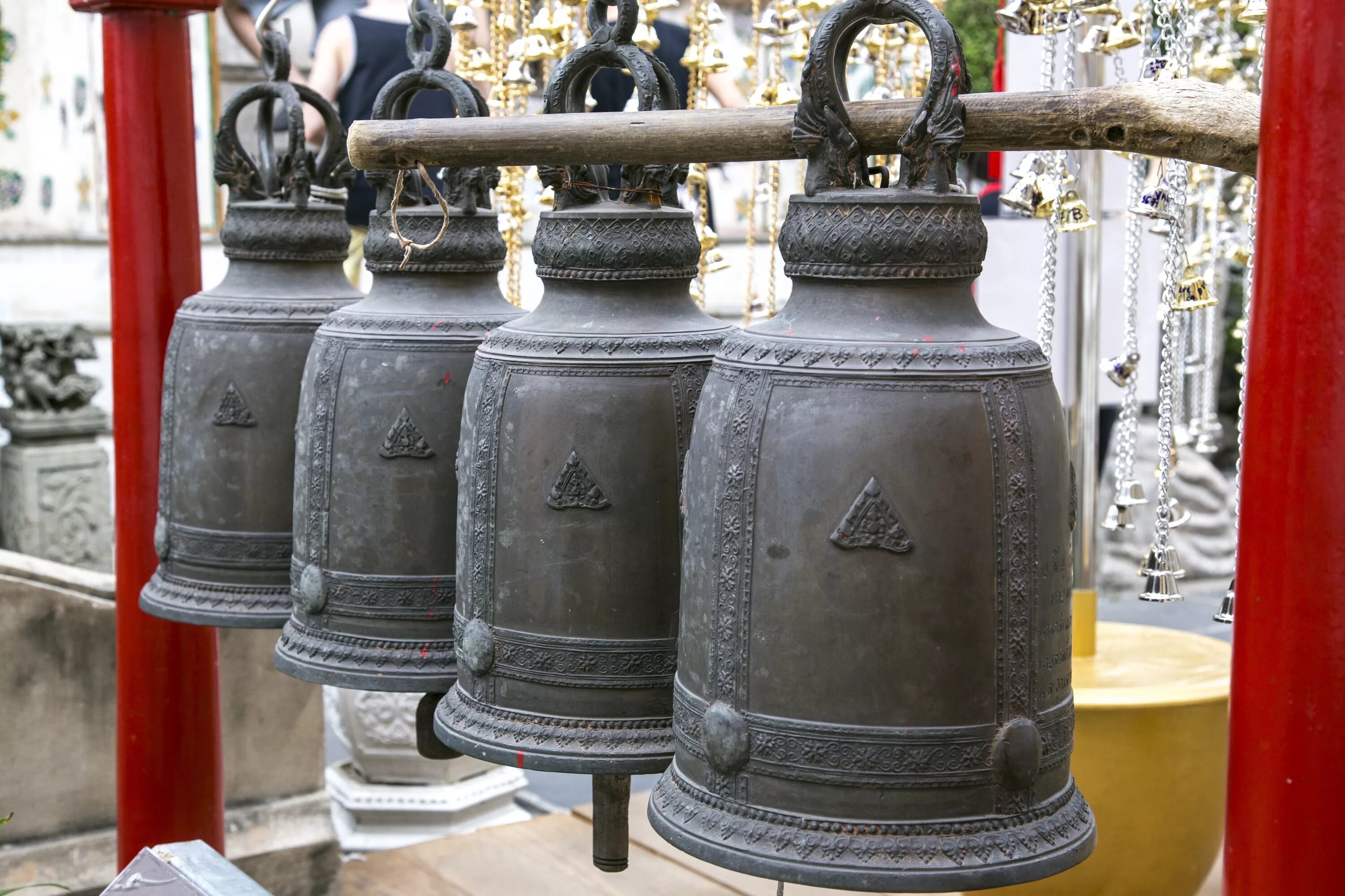 Сколько праздничных колоколов слышат японцы
