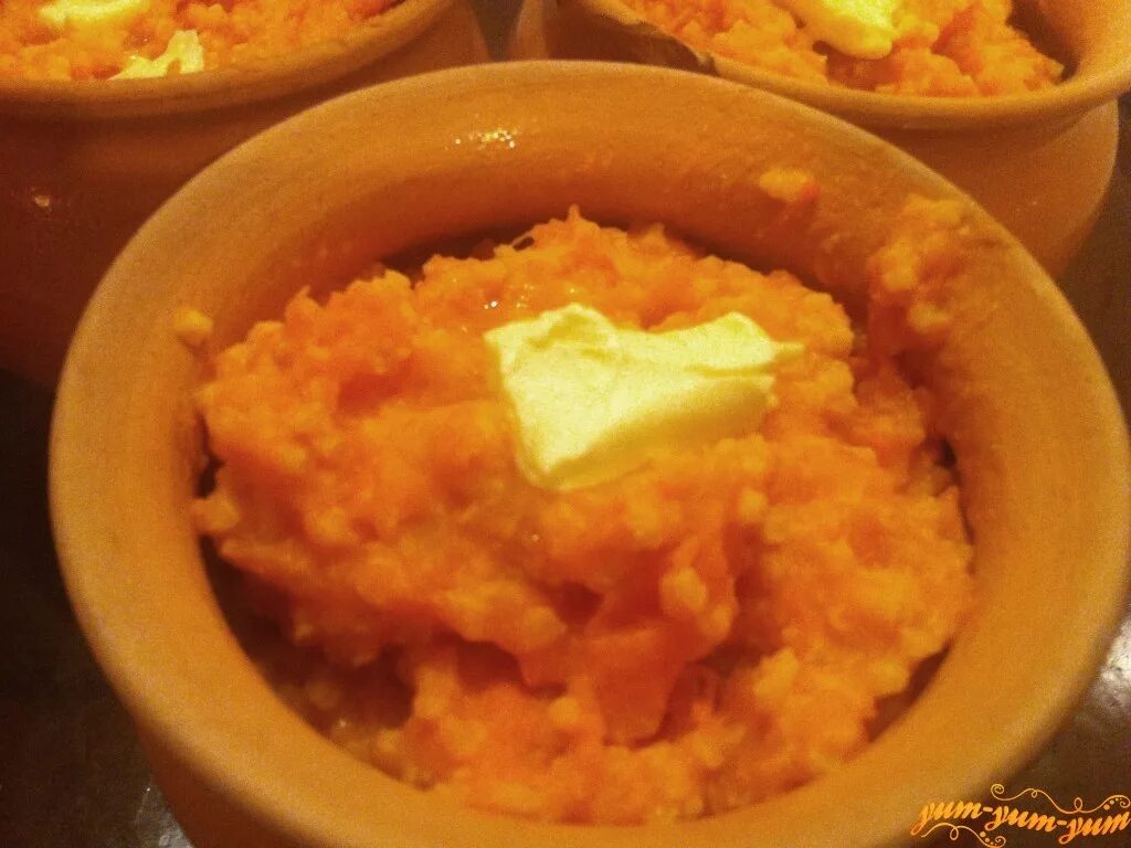 Пшенка с тыквой в мультиварке. Пшенная каша. Тыква с пшеном в мультиварке. Пшенная каша с тыквой. Пшённая каша с тыквой на молоке.