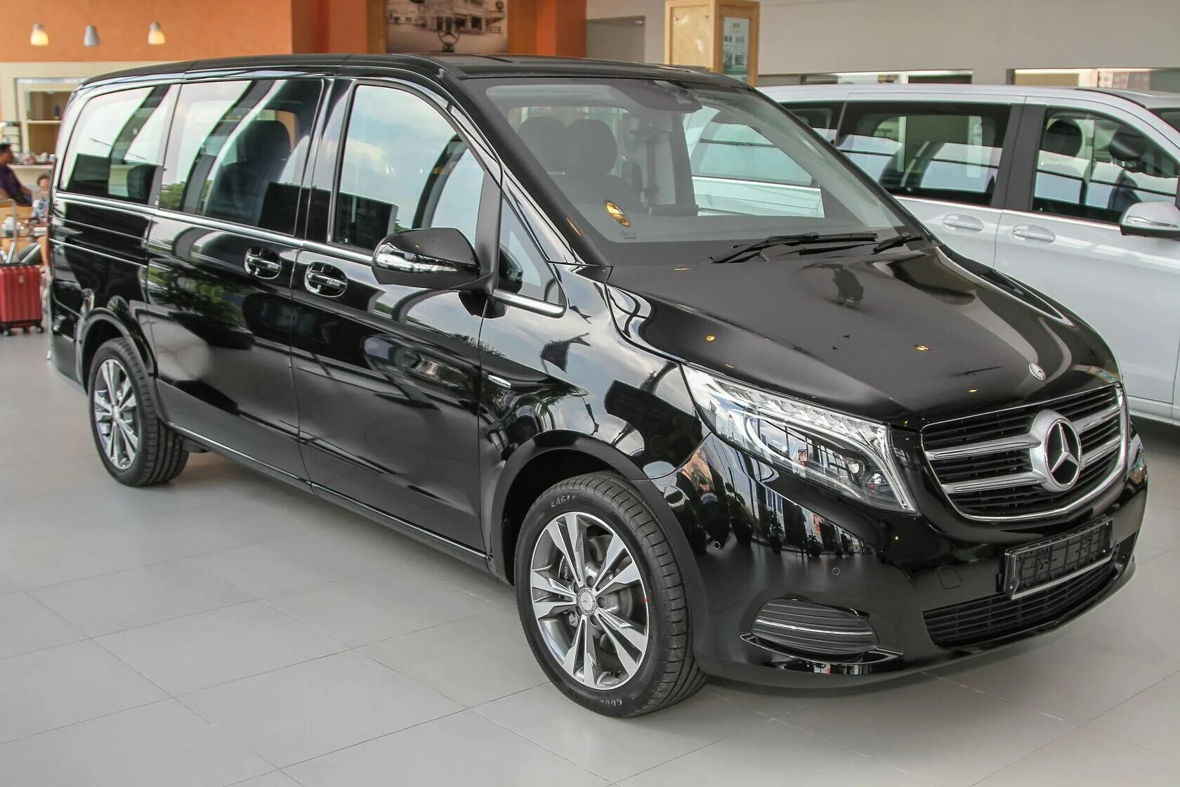 Купить мерседес 447. Мерседес v220. Mercedes-Benz v 220 CDI. Мерседес Бенц v220 CDI. Mercedes-Benz v-class w447.