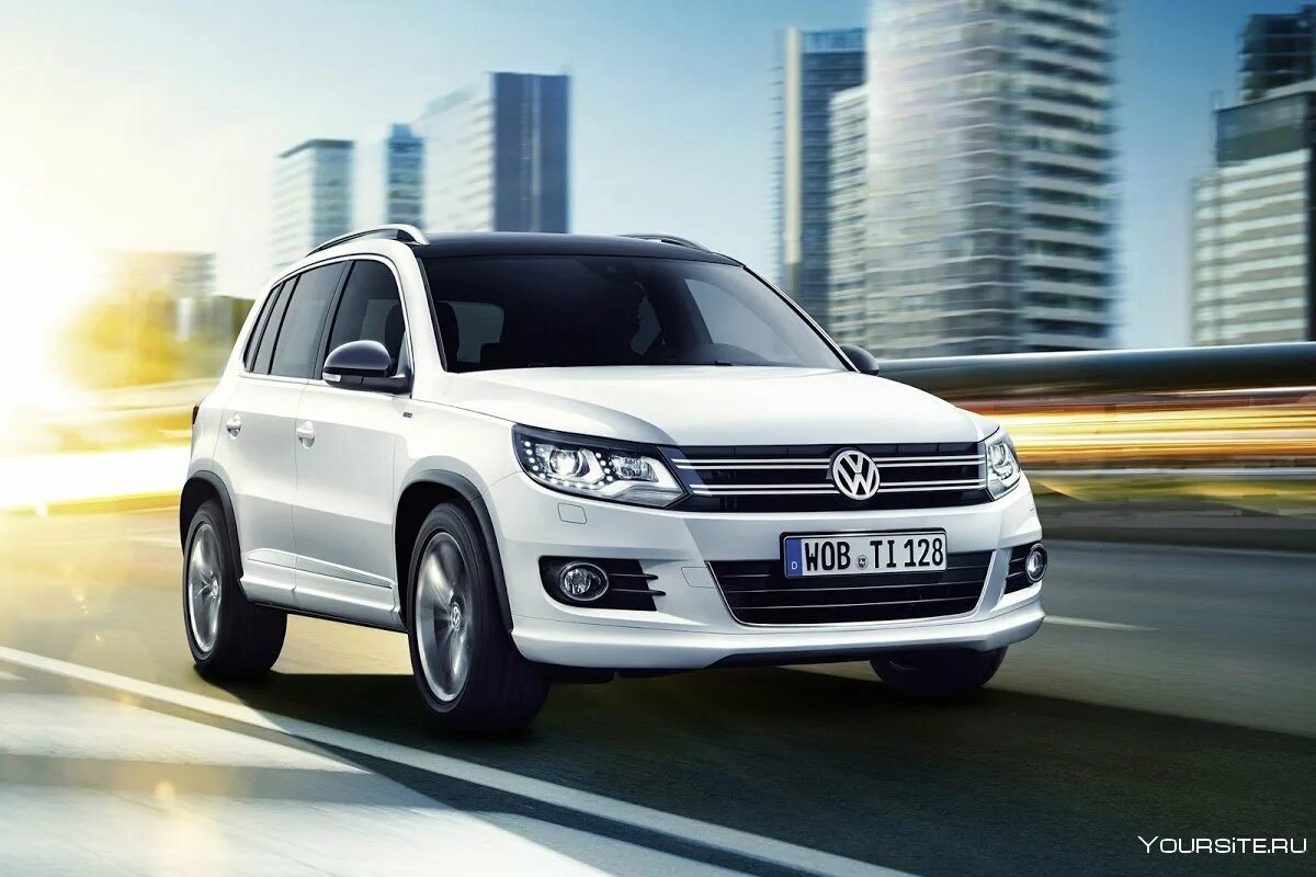 Сколько стоит volkswagen tiguan. Фольксваген Тигуан 2014. Фольксваген Тигуан 2015. Фольксваген Тигуан 2014г. Машина wolchvagen Тигуан.