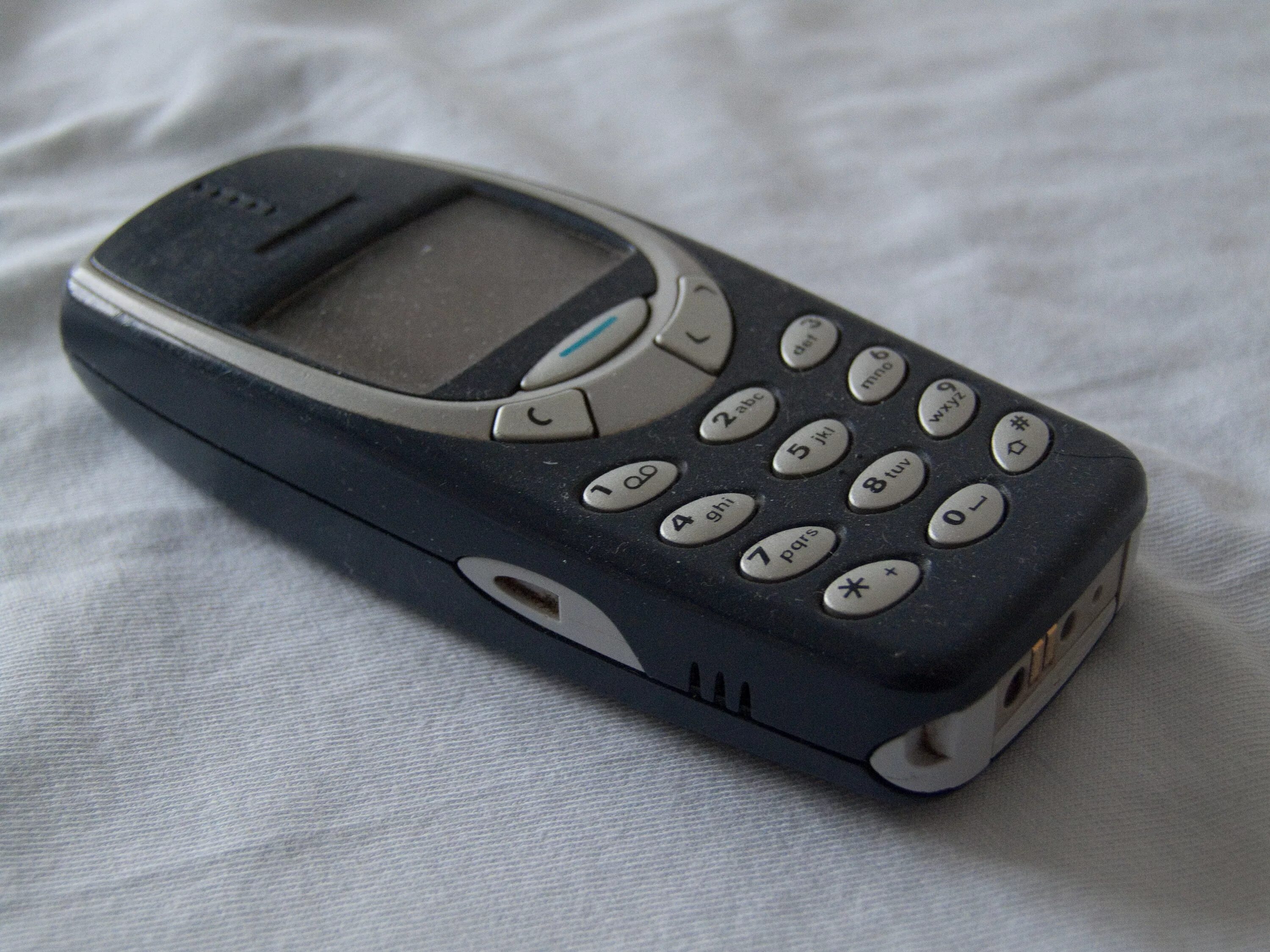 Фото старого нокиа. Motorola 3310. Сотовый Моторола 2000. Nokia 3210/3310. Моторола 3210.
