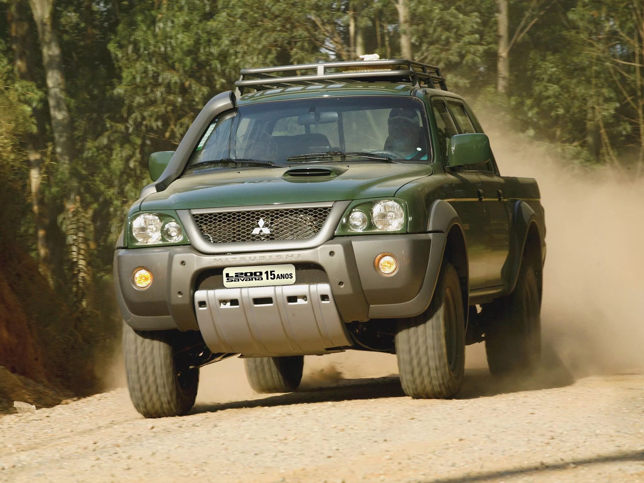 Mitsubishi l200 внедорожник. Mitsubishi l200 Savana. Митсубиси л200 1 поколение. Mitsubishi Pajero l200. 200 3.3