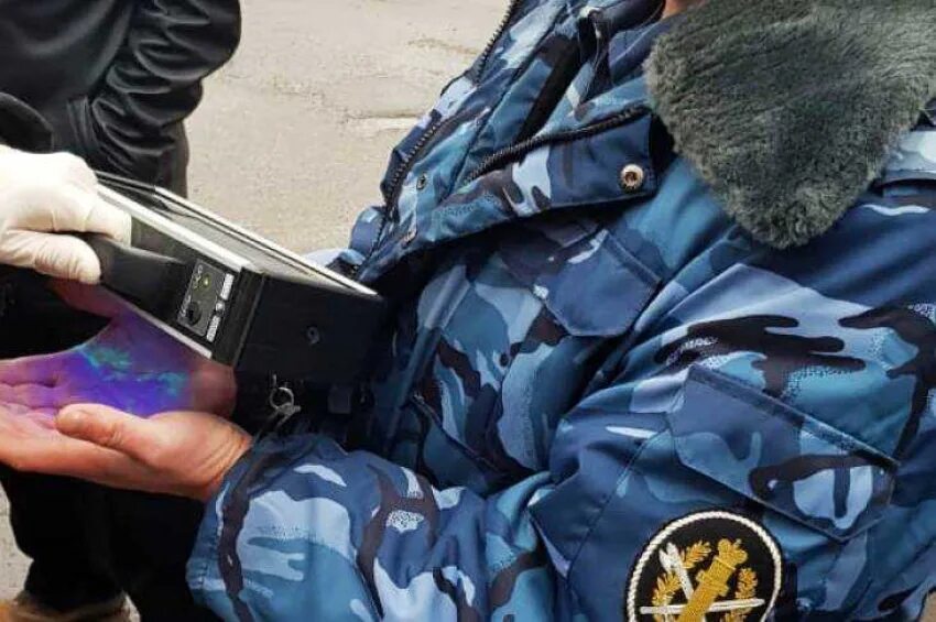 Осужденные побег из колонии. Человек за решеткой в суде. Работника осудили. Североморский районный суд фото. Российская тюрьма.