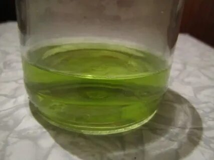 Образование раствора зеленого цвета