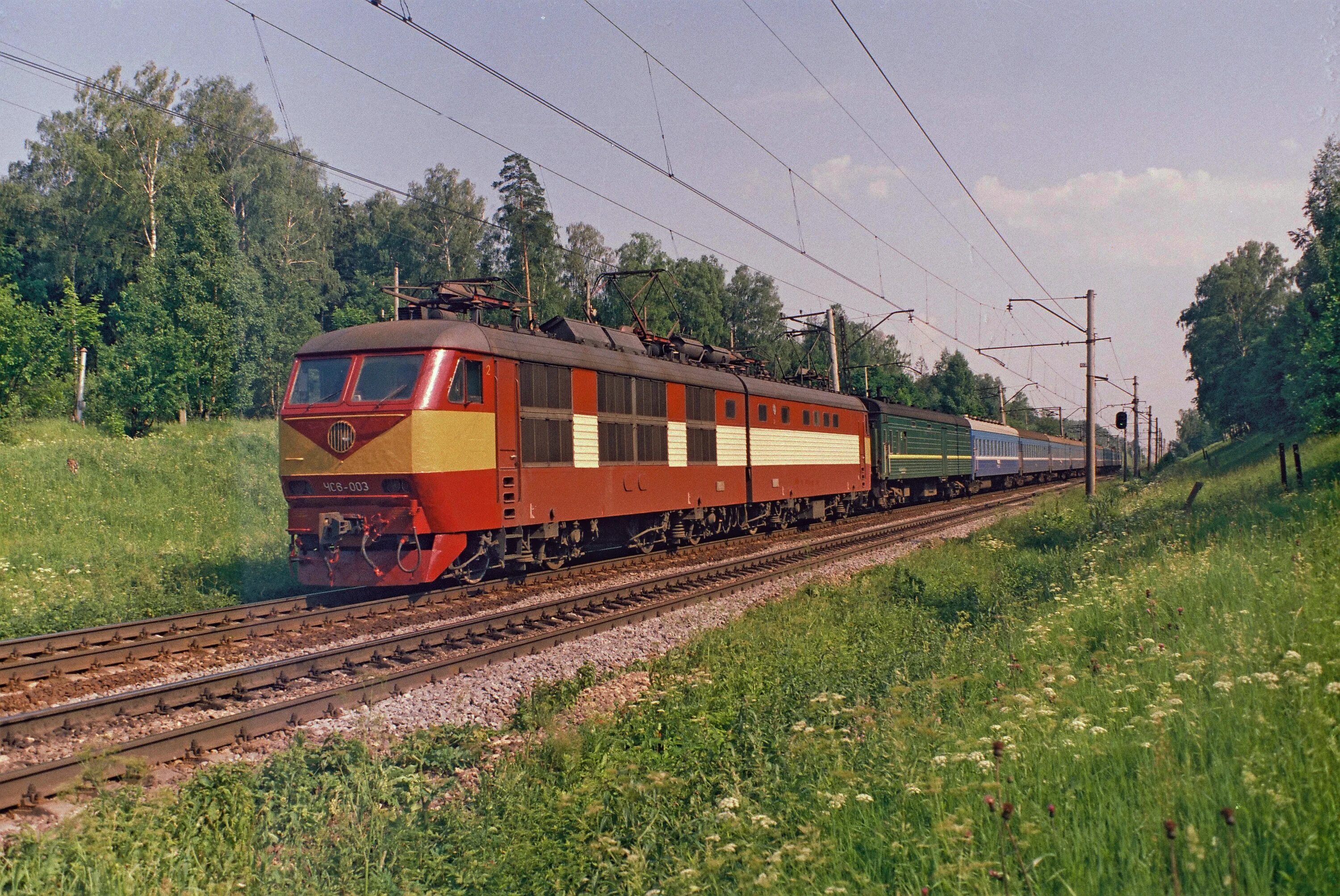 электрички подсолнечный поварова. эт2м электропоезд электропоезда. чс6. эт2м 118. эр2 крюково-поварово.