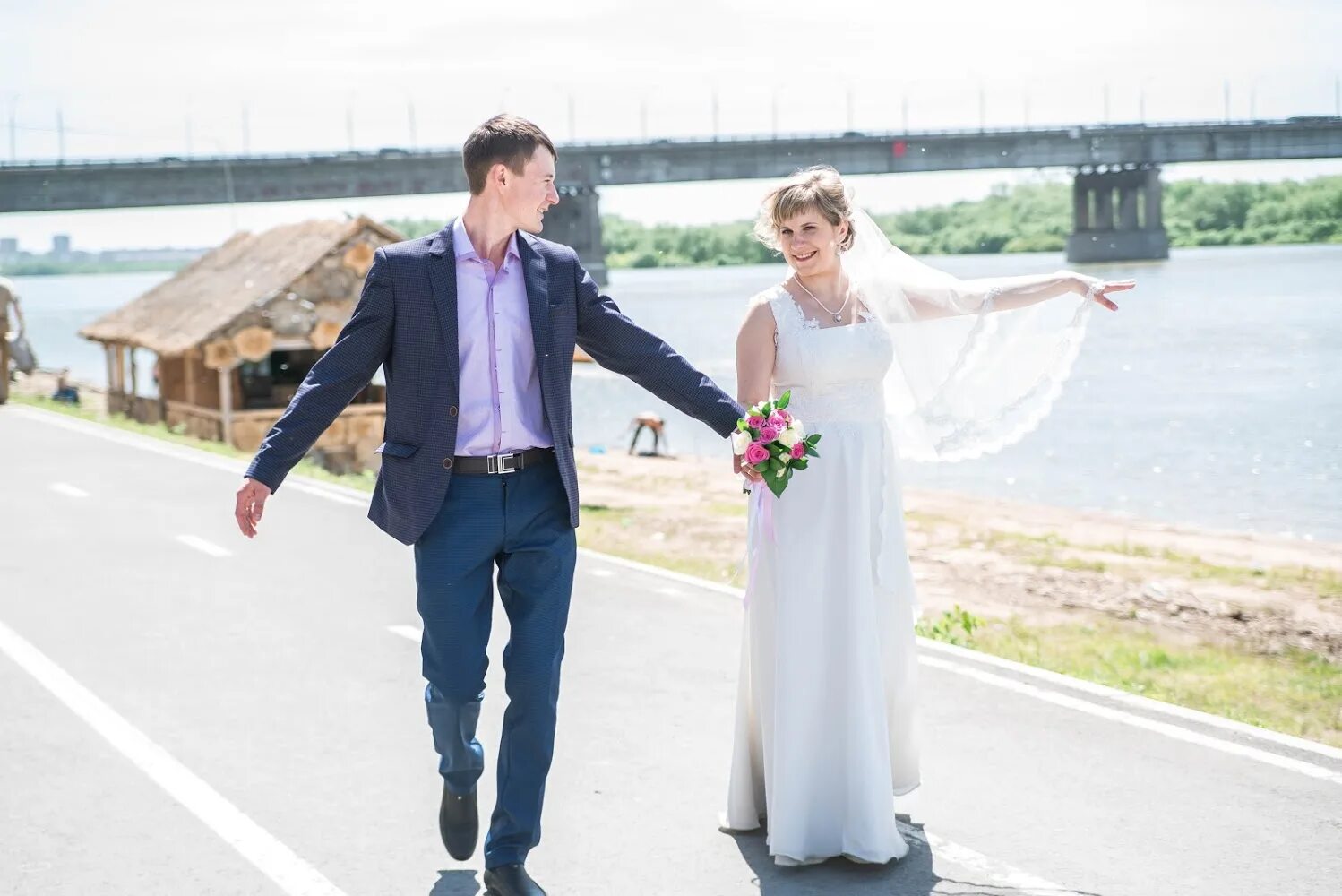 свадебный омск. свадьба омск. свадебная фотосессия в студии омск. сюжет в новостях про загс омск. свадебные специалисты.