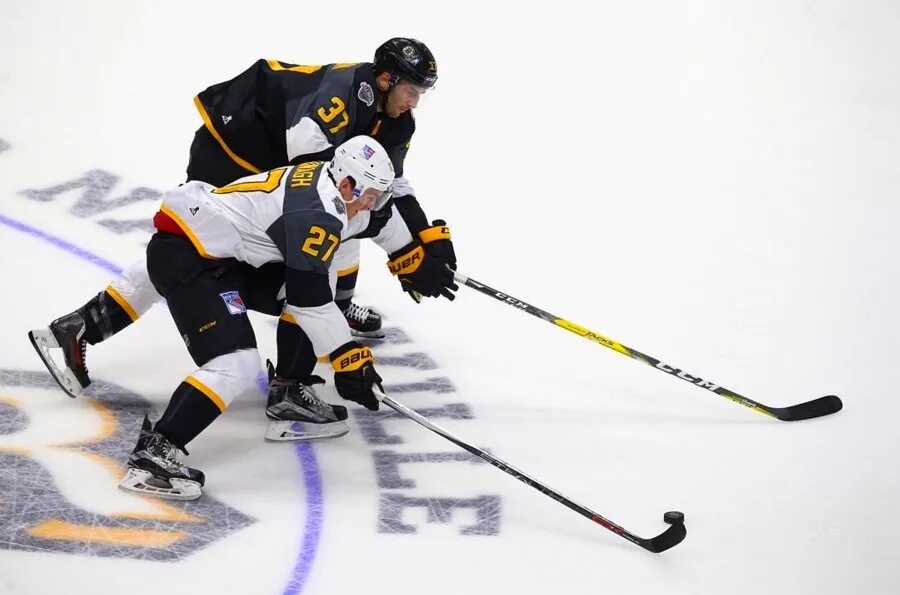 клюшки нхл. клюшка sherwood нхл 1995. закбилл бостон брюинз перемотка клюшки. клюшки нхл. мюттью филипс хоккеист.